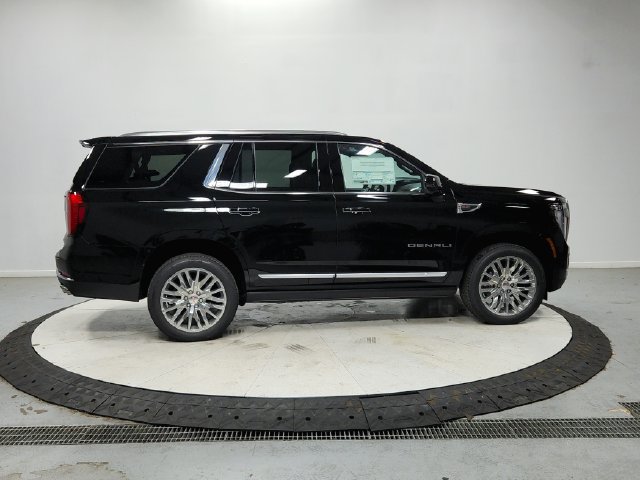 New 2027 GMC Yukon Denali w/ Sun & Power Step Package AWD/4WD image 9