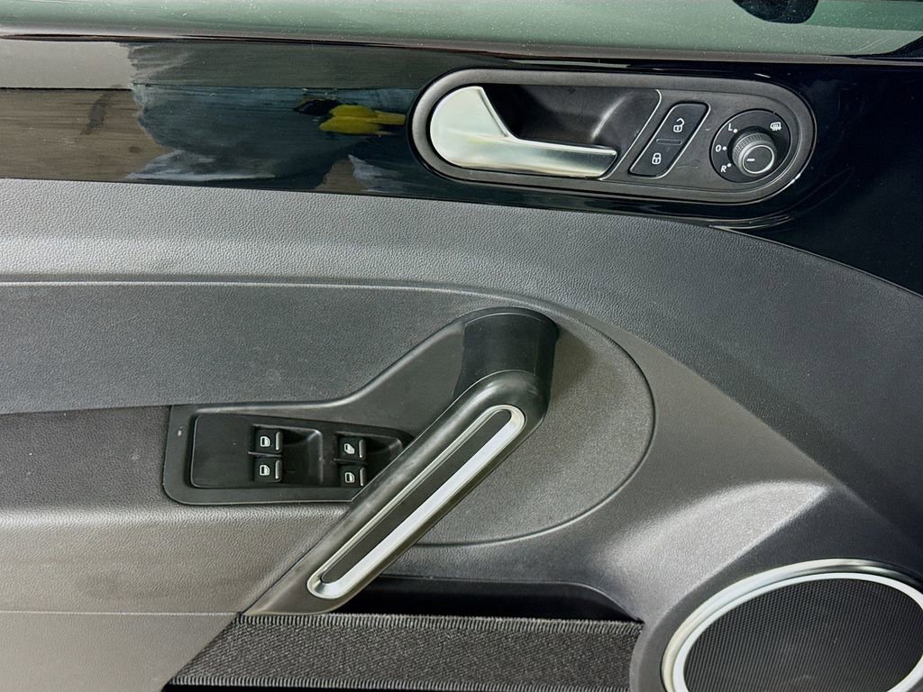 Used 2019 Volkswagen Beetle 2.0T Final Edition SEL image 19