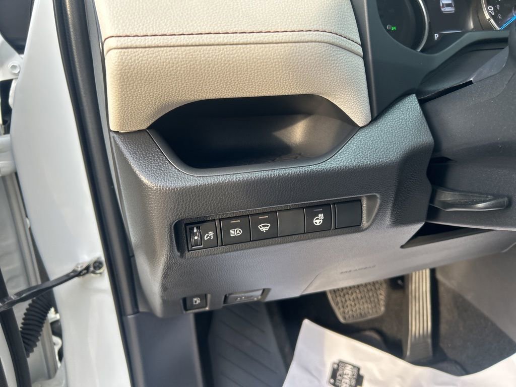 Used 2022 Toyota RAV4 XLE w/ XLE Grade Weather Package image 12
