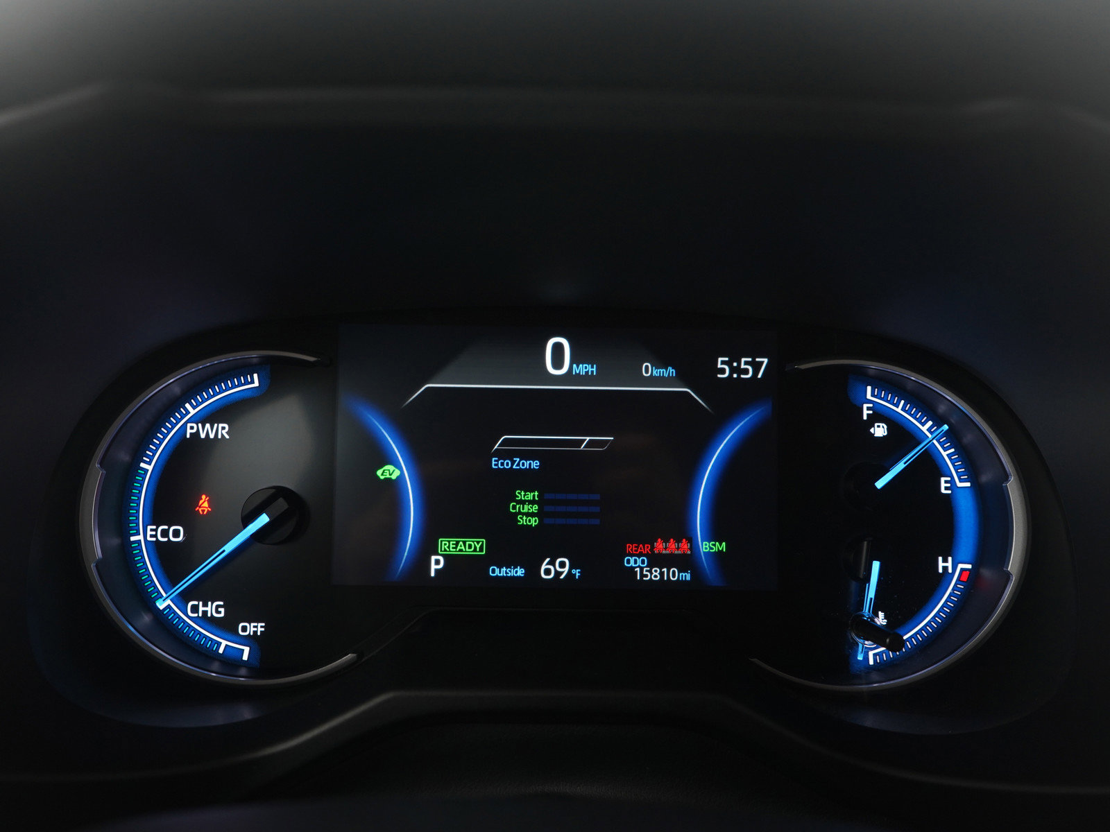 Used 2025 Toyota RAV4 XLE image 27