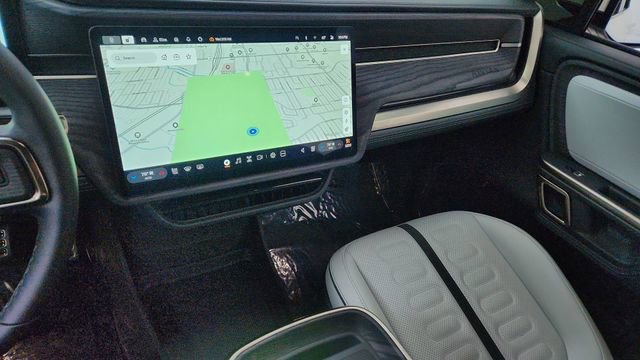 Used 2024 Rivian R1S Adventure AWD/4WD image 48