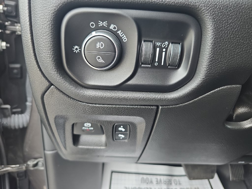 Used 2025 RAM 1500 Big Horn AWD/4WD image 22