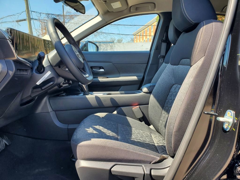 New 2026 Nissan Kicks SV AWD/4WD image 15