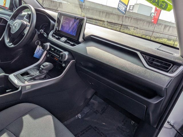 Used 2024 Toyota RAV4 LE image 6