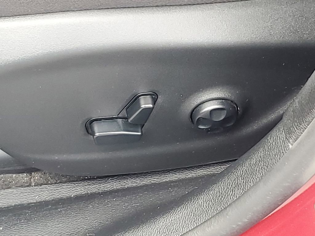 Used 2019 Jeep Cherokee Limited image 16