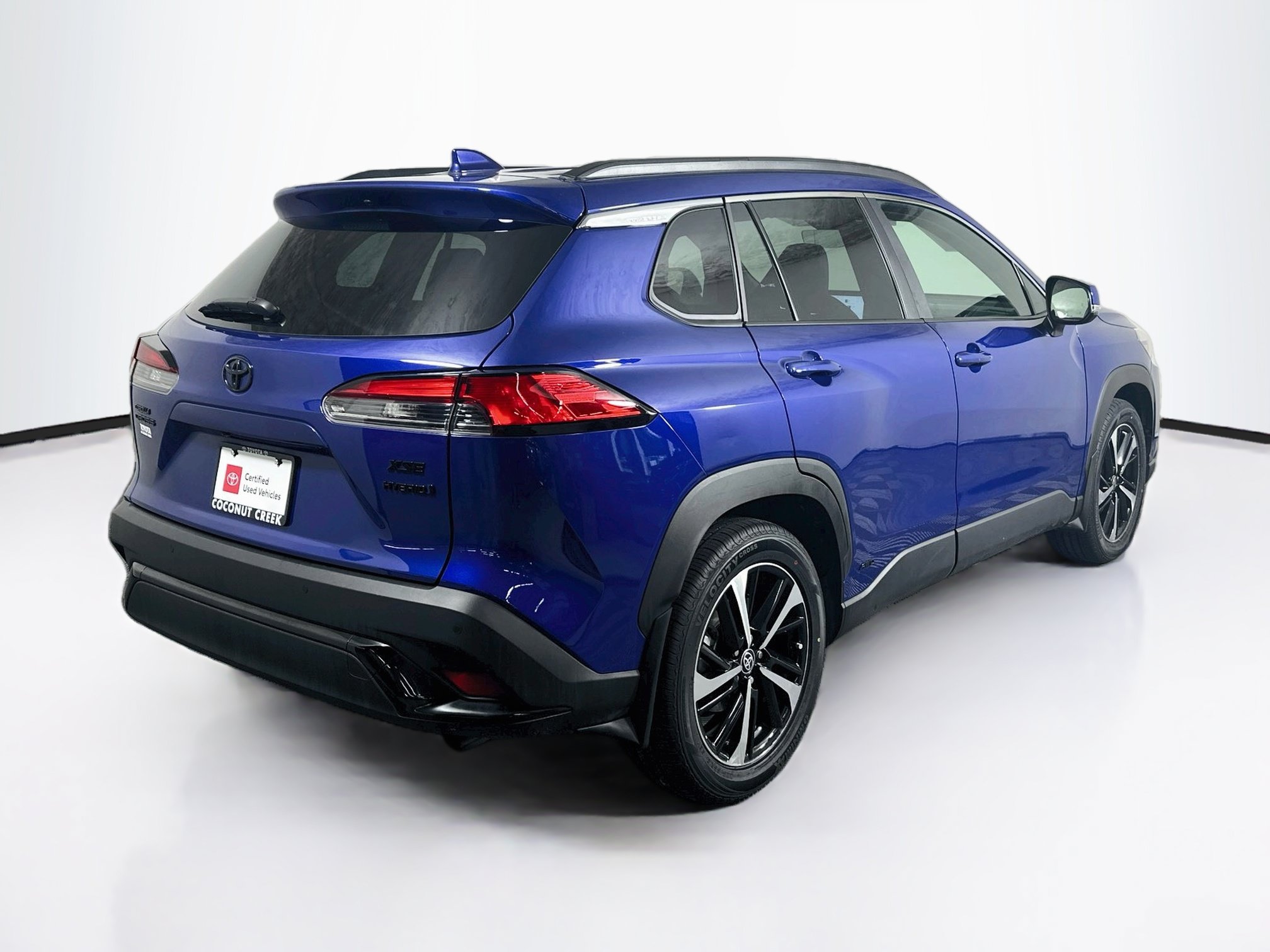 Certified 2023 Toyota Corolla Cross AWD Hybrid w/ Convenience Package image 3