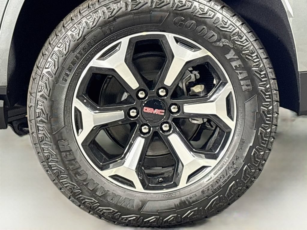 New 2026 GMC Yukon AT4 AWD/4WD image 32
