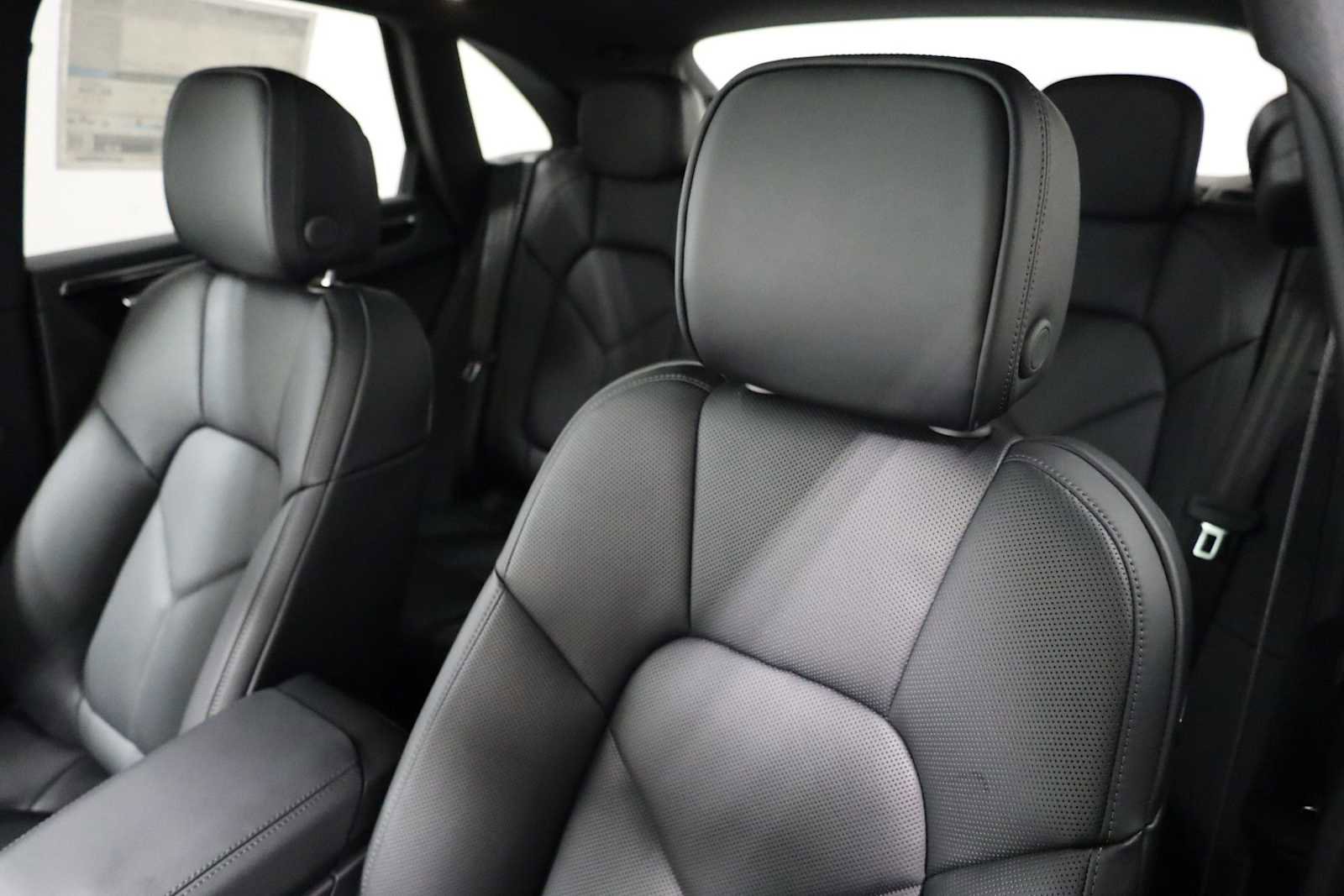 New 2026 Porsche Macan image 19