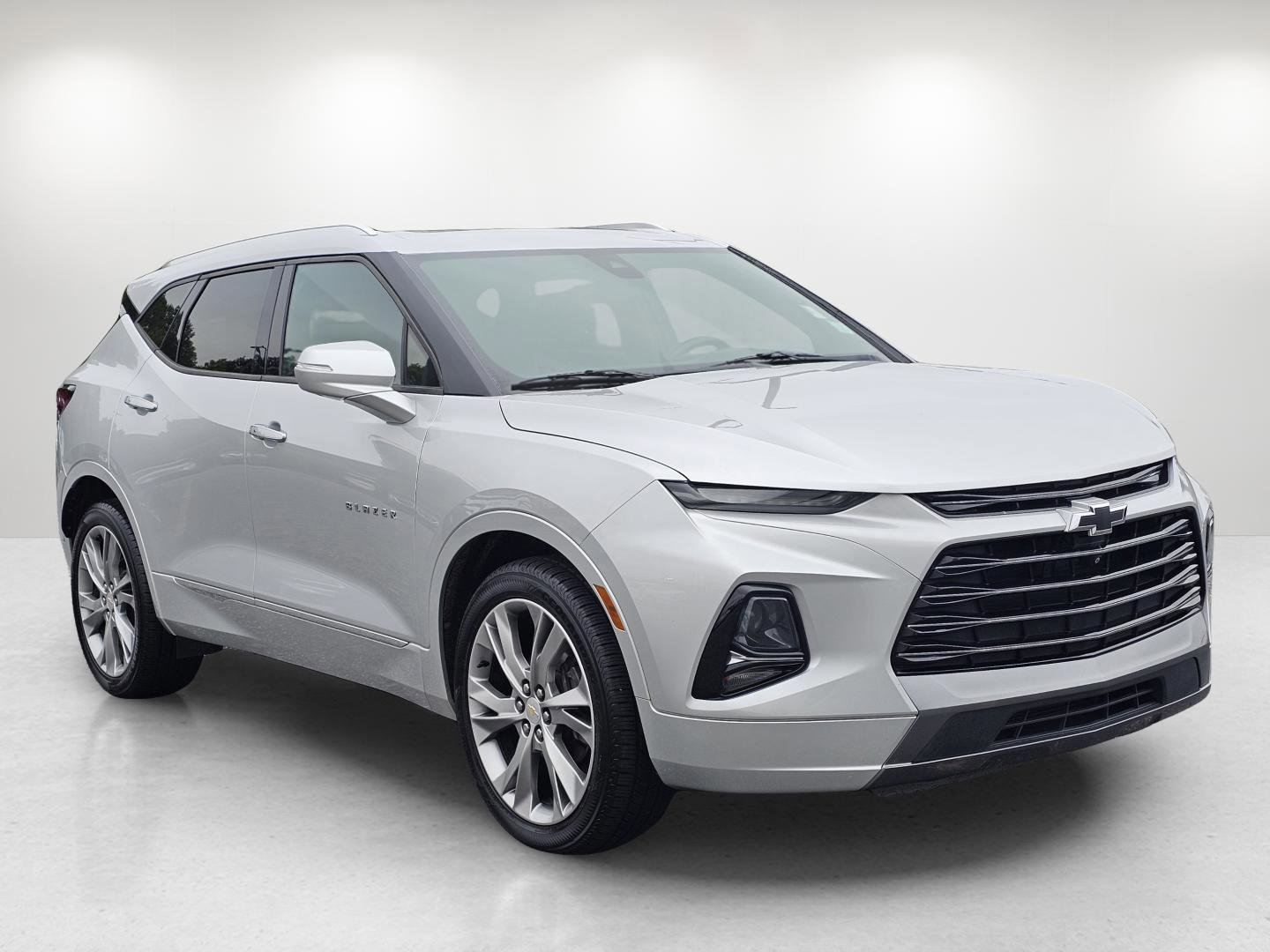 Used 2019 Chevrolet Blazer Premier w/ Sun and Wheels Package image 3