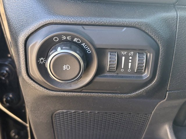 Used 2018 Jeep Wrangler Sport image 25