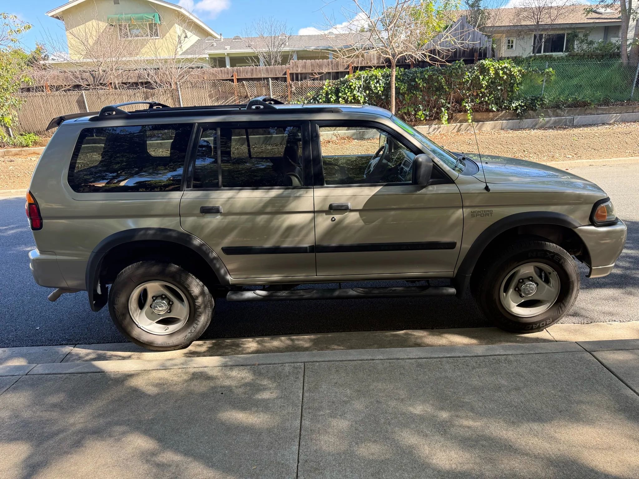 Used 2000 Mitsubishi Montero Sport XLS AWD/4WD image 6