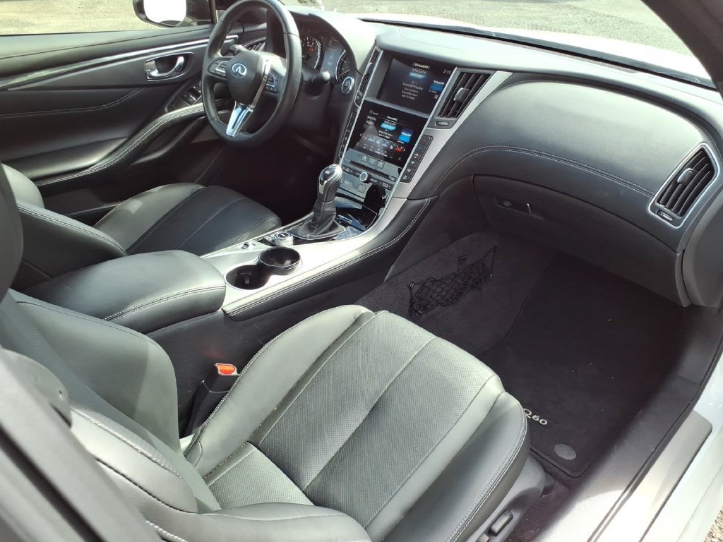 Used 2022 INFINITI Q60 3.0t Luxe w/ Cargo Package AWD/4WD image 15