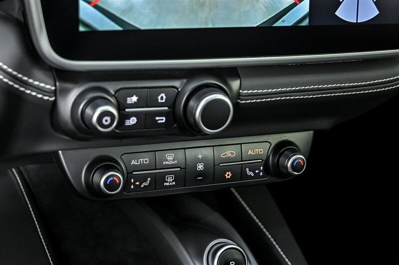 Used 2019 Ferrari Portofino RWD image 35