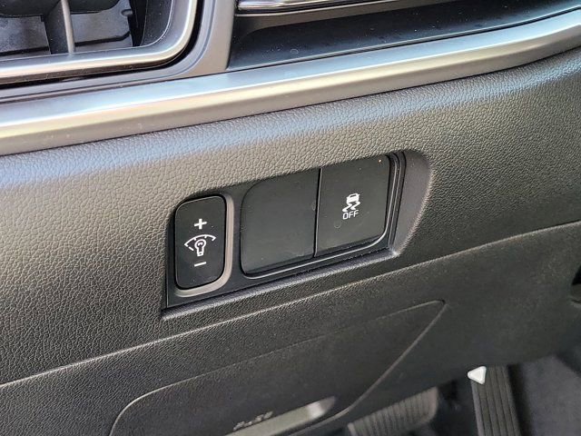 Used 2025 Kia Sorento S FWD image 19