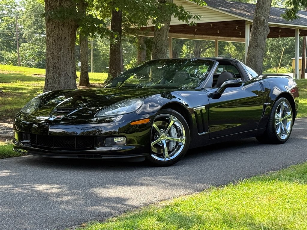 Used 2010 Chevrolet Corvette Grand Sport w/ Roof Package RWD image 12