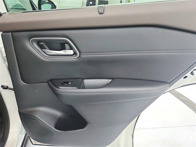 Used 2021 Nissan Rogue SV w/ Premium Package image 38