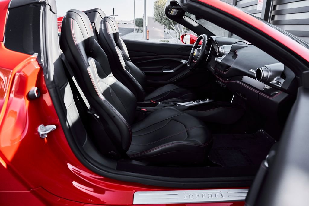 Used 2023 Ferrari F8 Tributo image 31