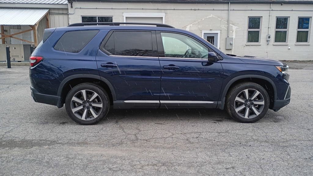 Used 2023 Honda Pilot Touring image 8