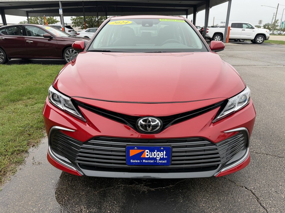 Used 2024 Toyota Camry LE AWD/4WD image 8