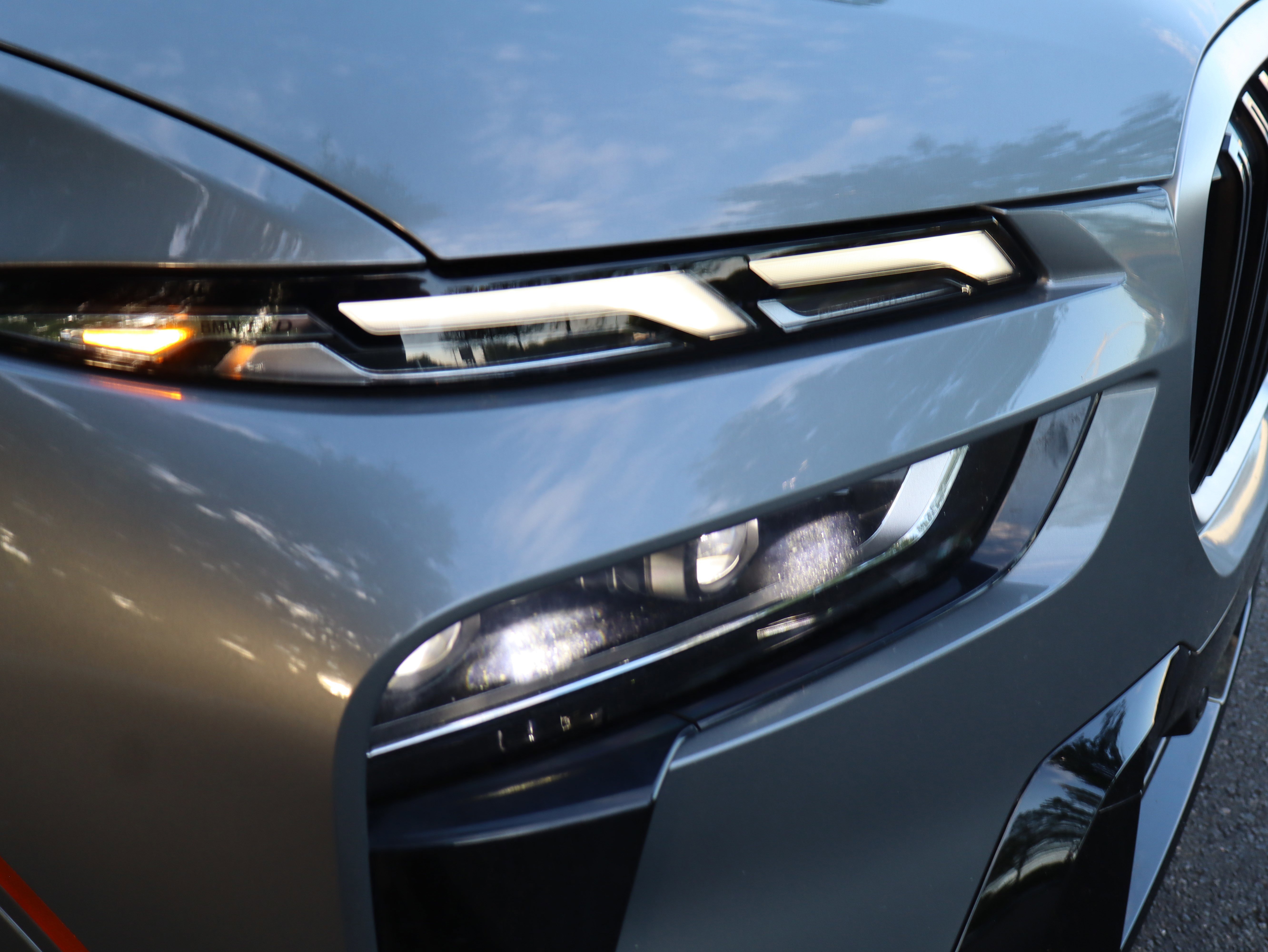 Used 2023 BMW X7 xDrive40i w/ Executive Package AWD/4WD image 13