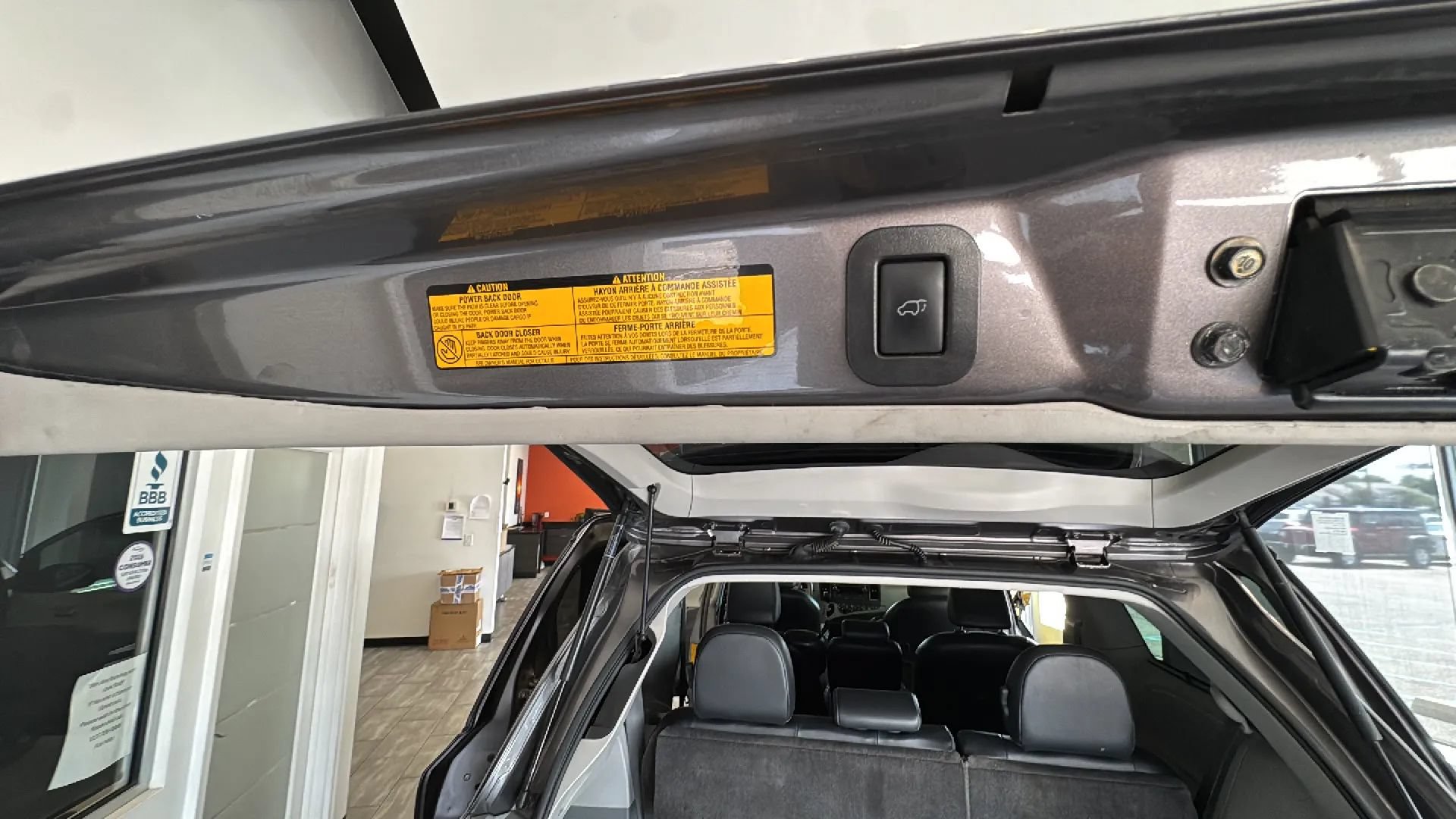 Used 2014 Toyota Sienna SE FWD image 32
