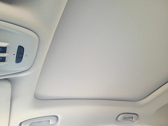 Used 2022 Buick Encore GX Essence w/ Experience Buick Package FWD image 20