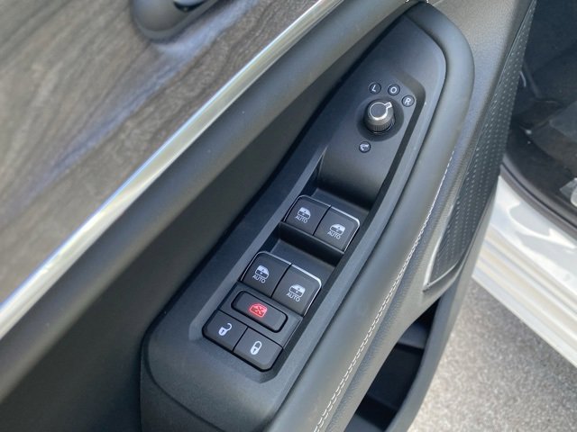 New 2025 Jeep Grand Cherokee L Overland w/ Trailer Tow Package image 12