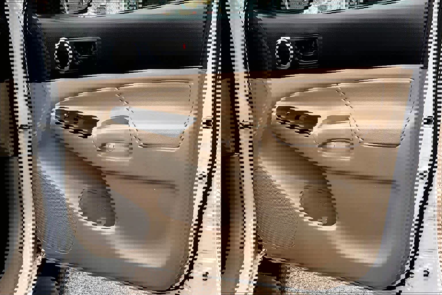 Used 2015 Toyota Tacoma PreRunner image 23