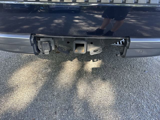 Used 2024 Nissan Armada SL w/ Captain's Chairs Package image 15