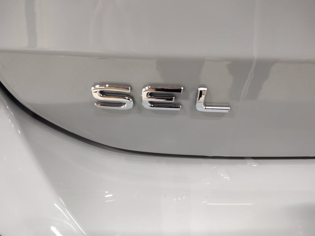 New 2026 Volkswagen Taos SEL AWD/4WD image 14