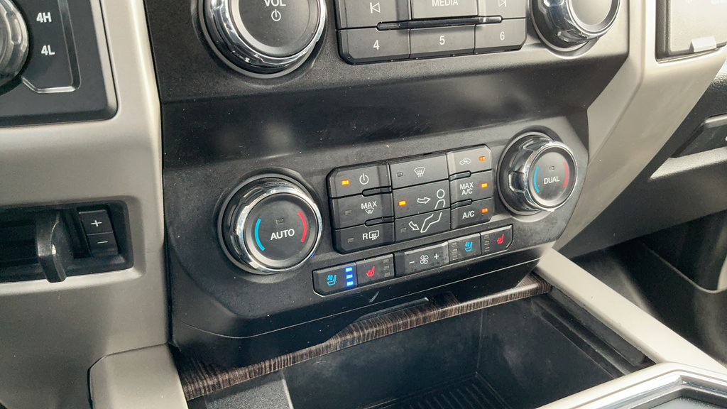 Certified 2021 Ford F250 Lariat w/ Lariat Value Package AWD/4WD image 15