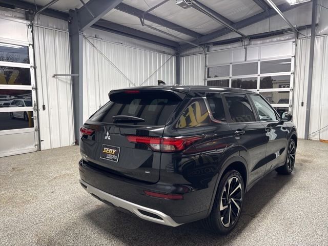 Used 2024 Mitsubishi Outlander SE Black Edition FWD image 23