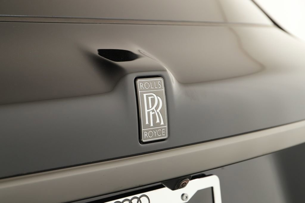 Used 2025 Rolls-Royce Cullinan Black Badge image 40