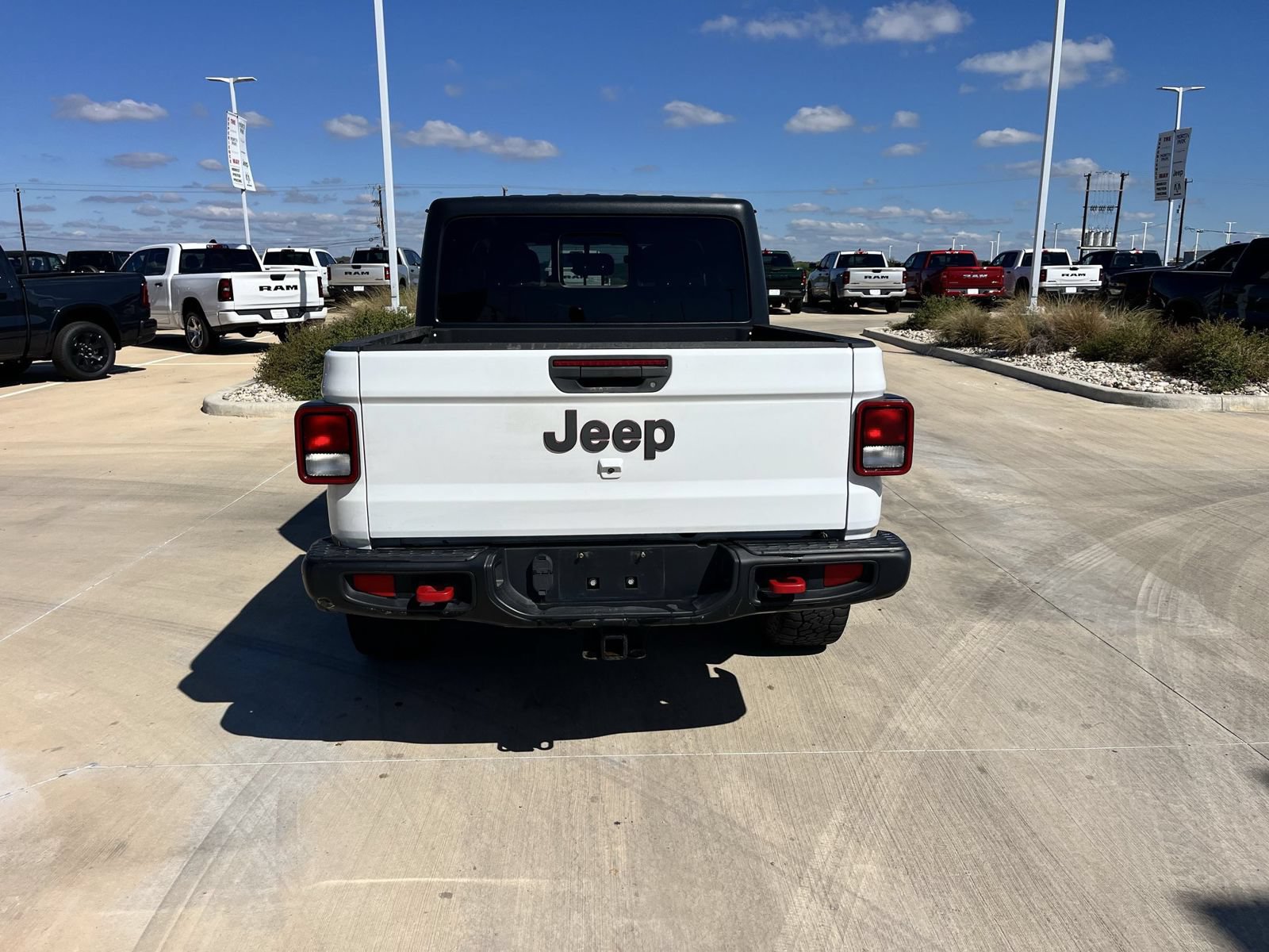 Used 2021 Jeep Gladiator Rubicon AWD/4WD image 4
