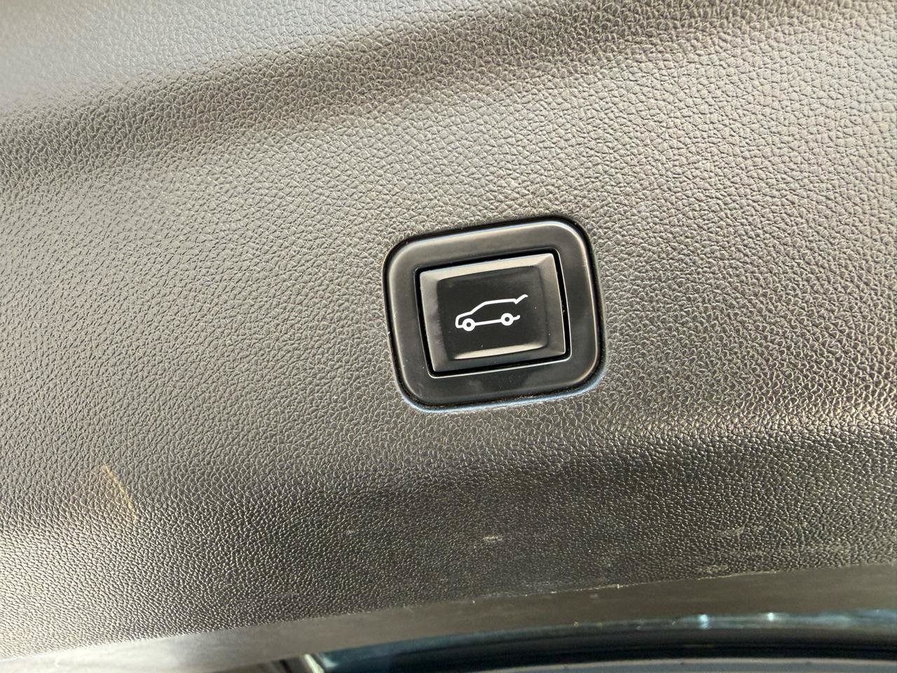 Used 2021 Chevrolet Suburban High Country AWD/4WD image 31