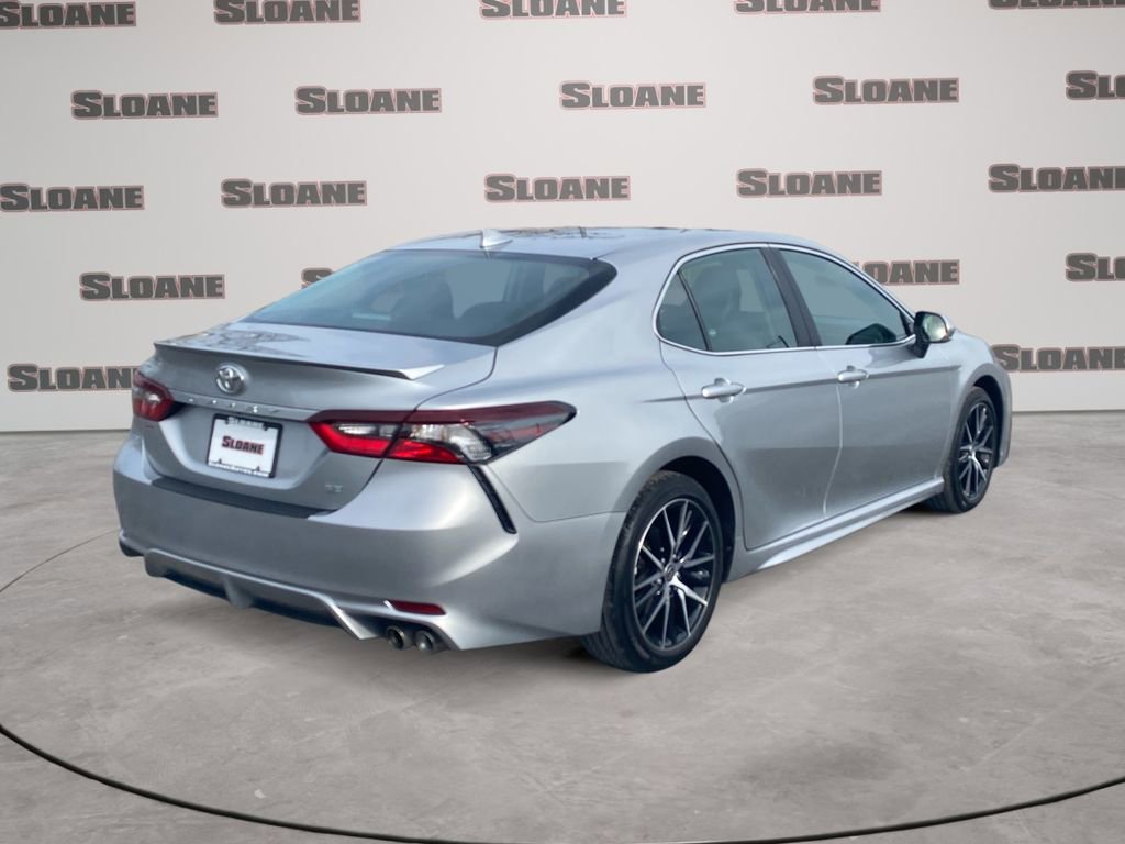 Used 2024 Toyota Camry SE image 5