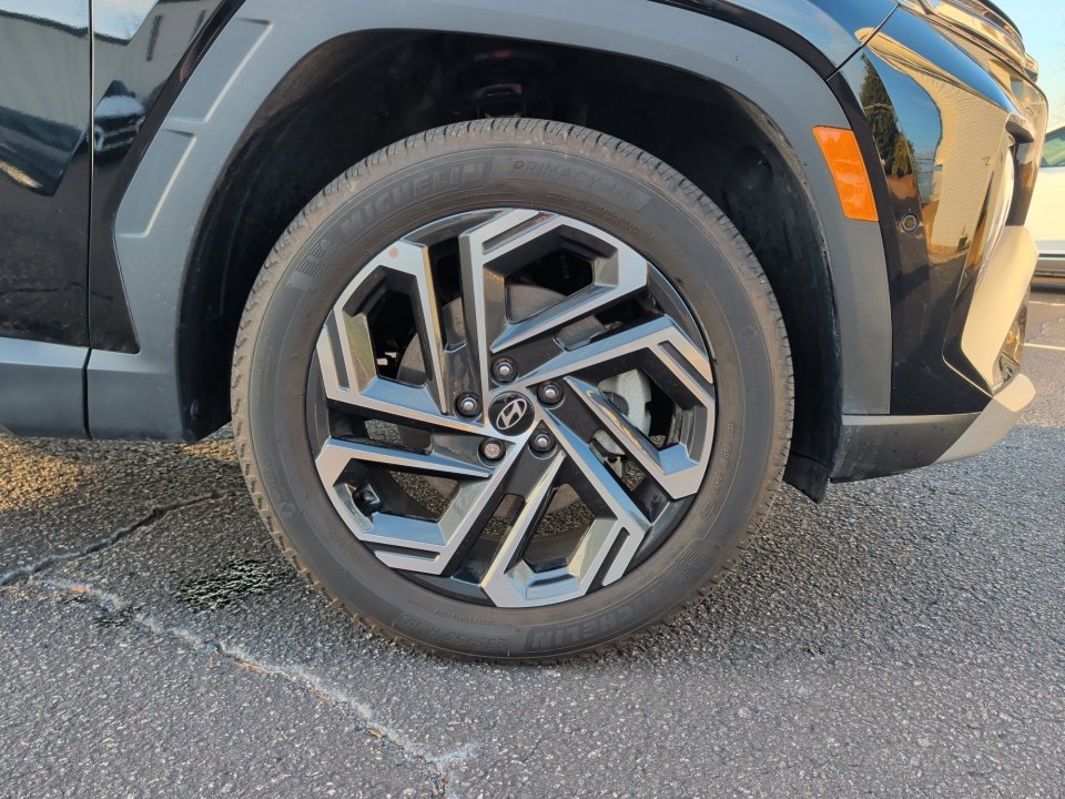 Used 2025 Hyundai Tucson Limited image 25