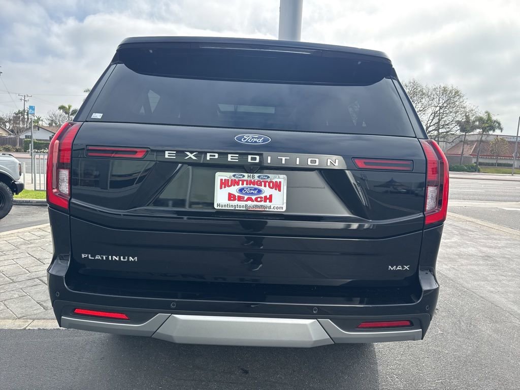 Used 2025 Ford Expedition Max Platinum w/ Platinum Ultimate Package AWD/4WD image 14
