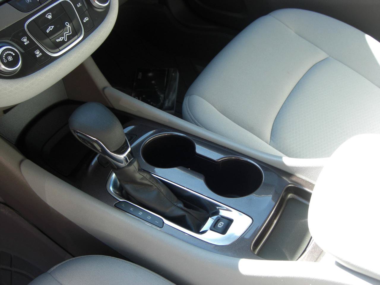 Used 2024 Chevrolet Malibu LS FWD image 8