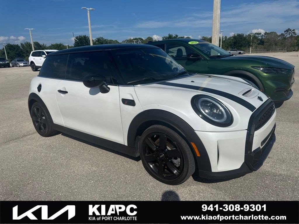 Used 2024 MINI Cooper S FWD image 1