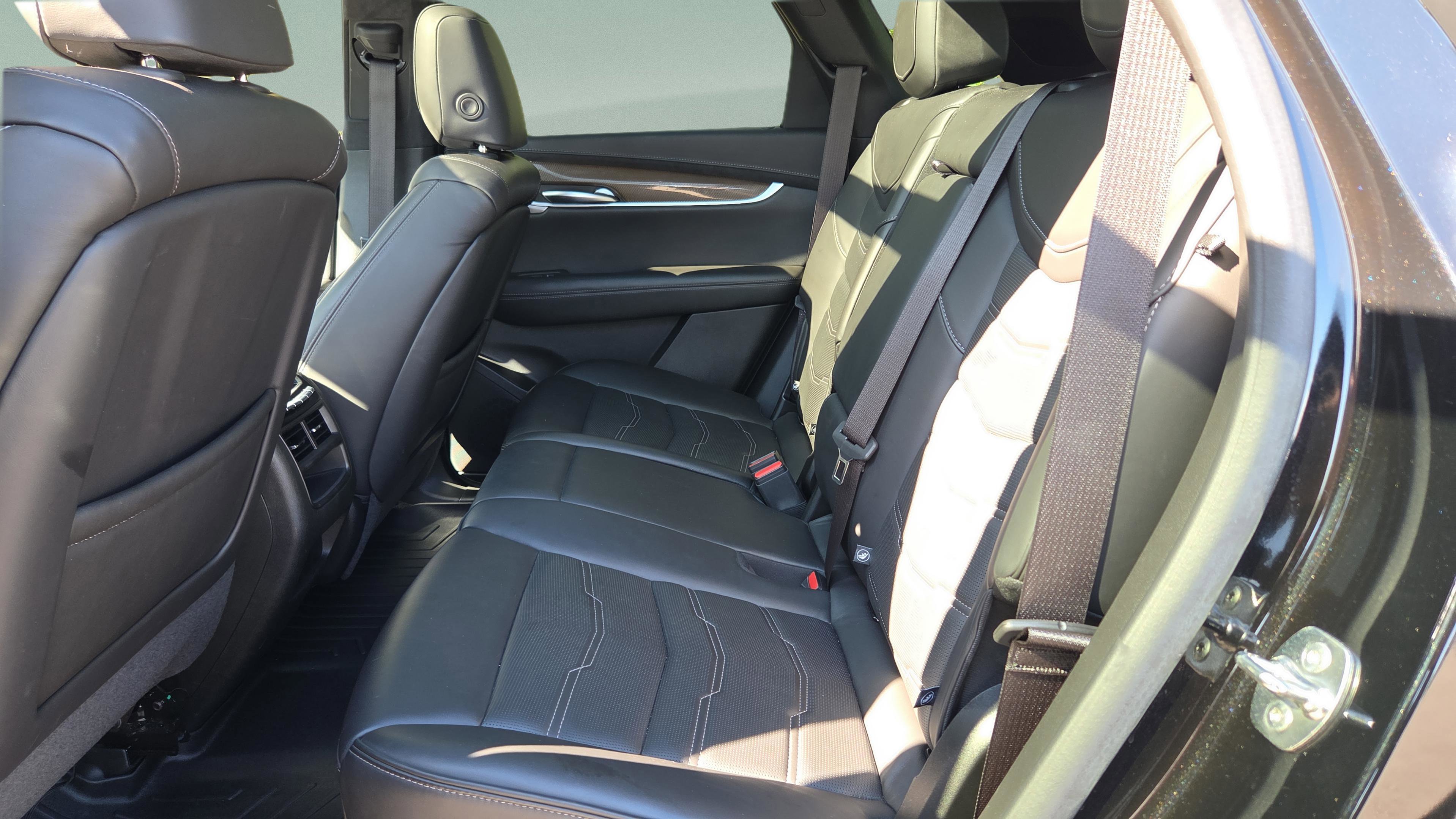Used 2024 Cadillac XT5 Premium Luxury w/ Platinum Package FWD image 10