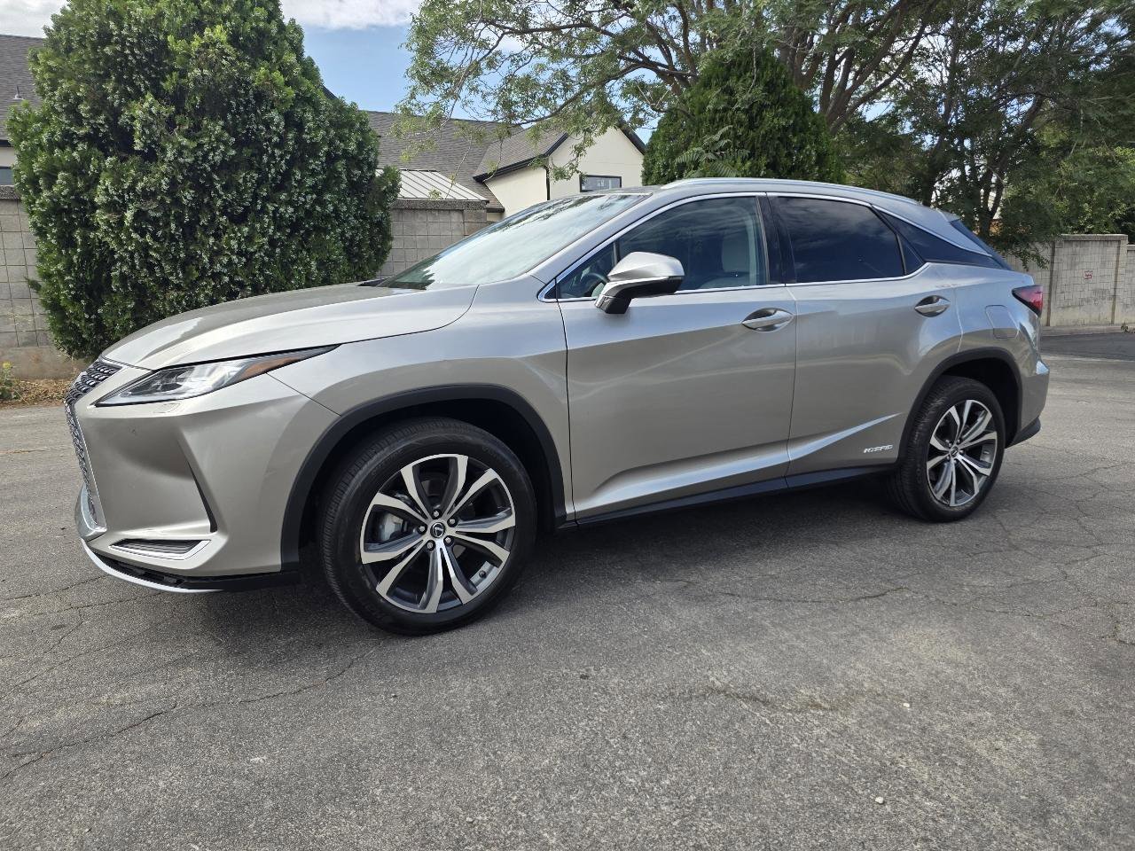 Used 2022 Lexus RX 450h AWD w/ Premium Package image 2