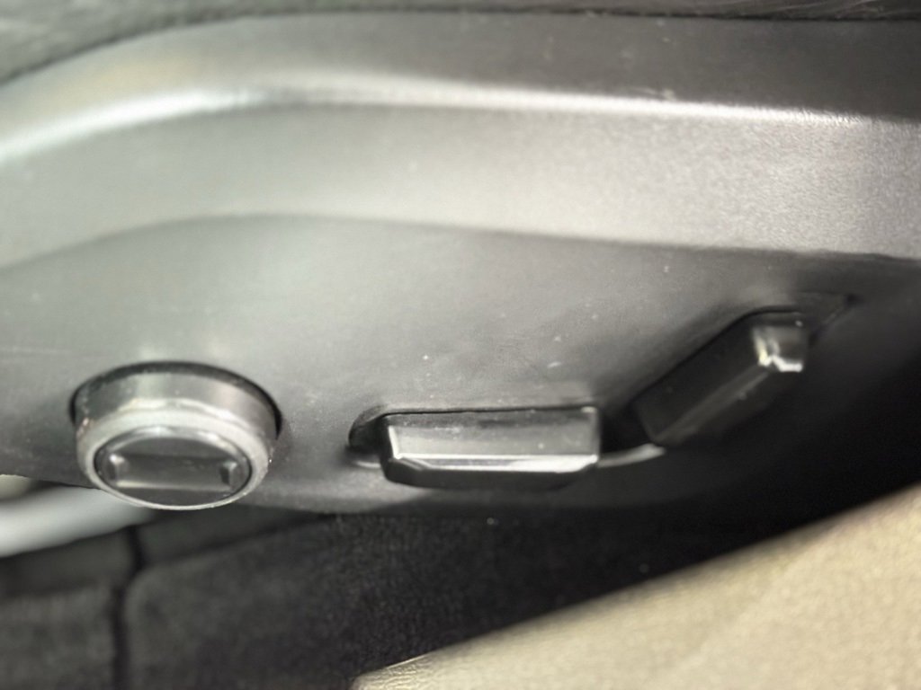 Used 2021 Volvo V60 T5 Cross Country w/ Protection Package image 14