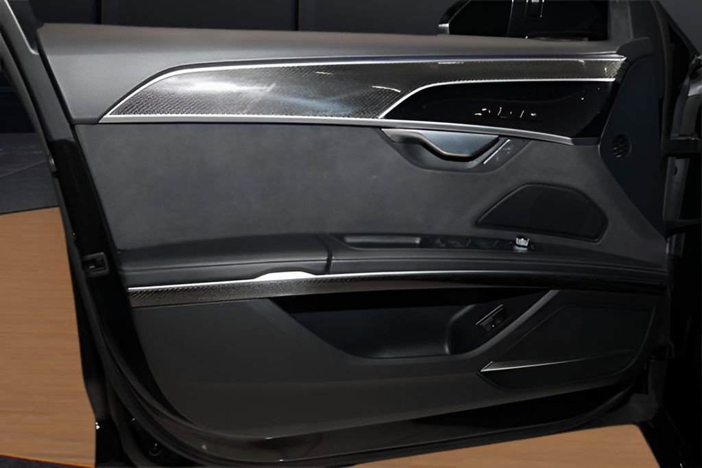 Used 2022 Audi S8 w/ S8 Executive Package image 31
