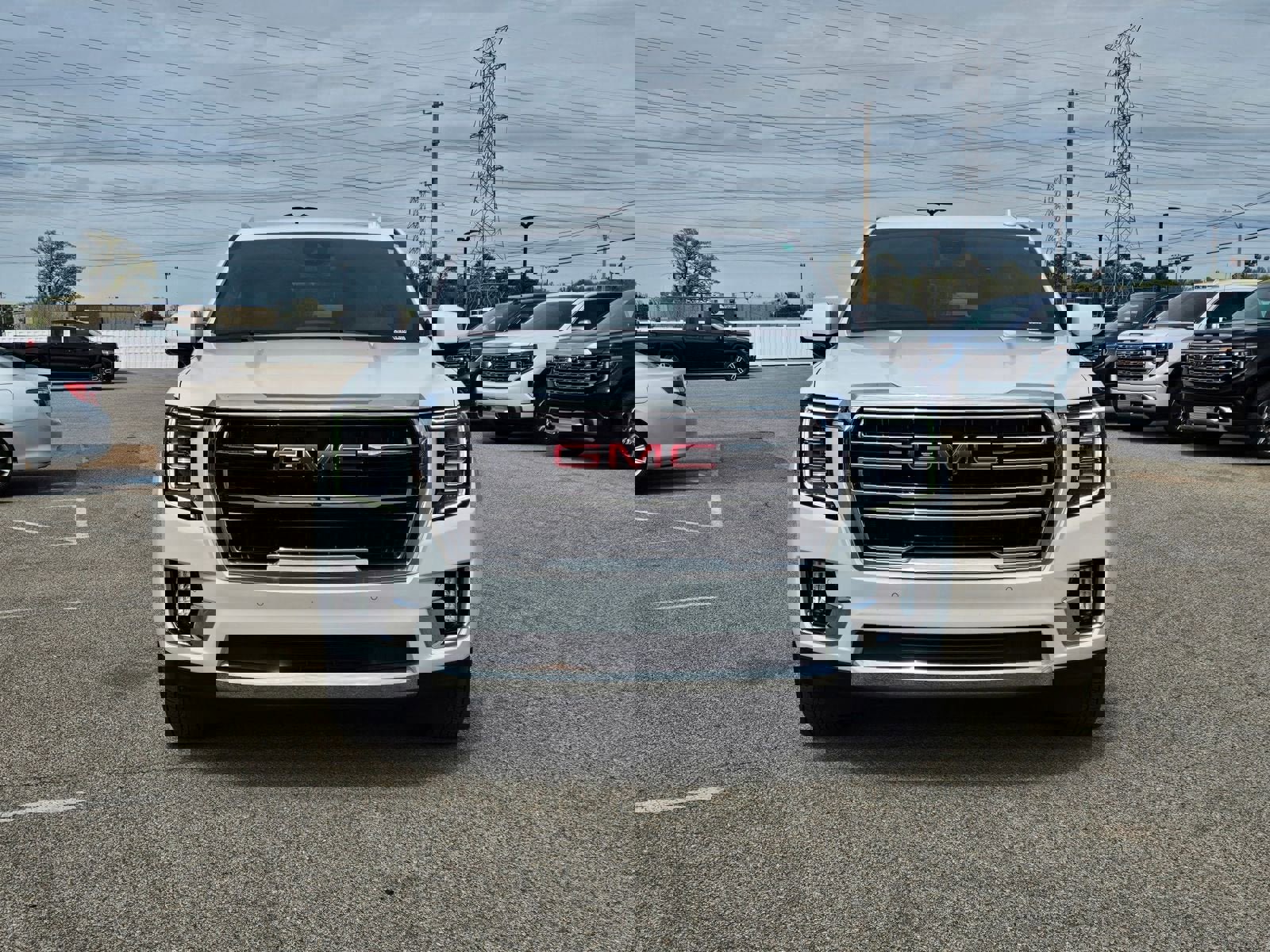 Used 2024 GMC Yukon SLT w/ SLT Luxury Package image 9