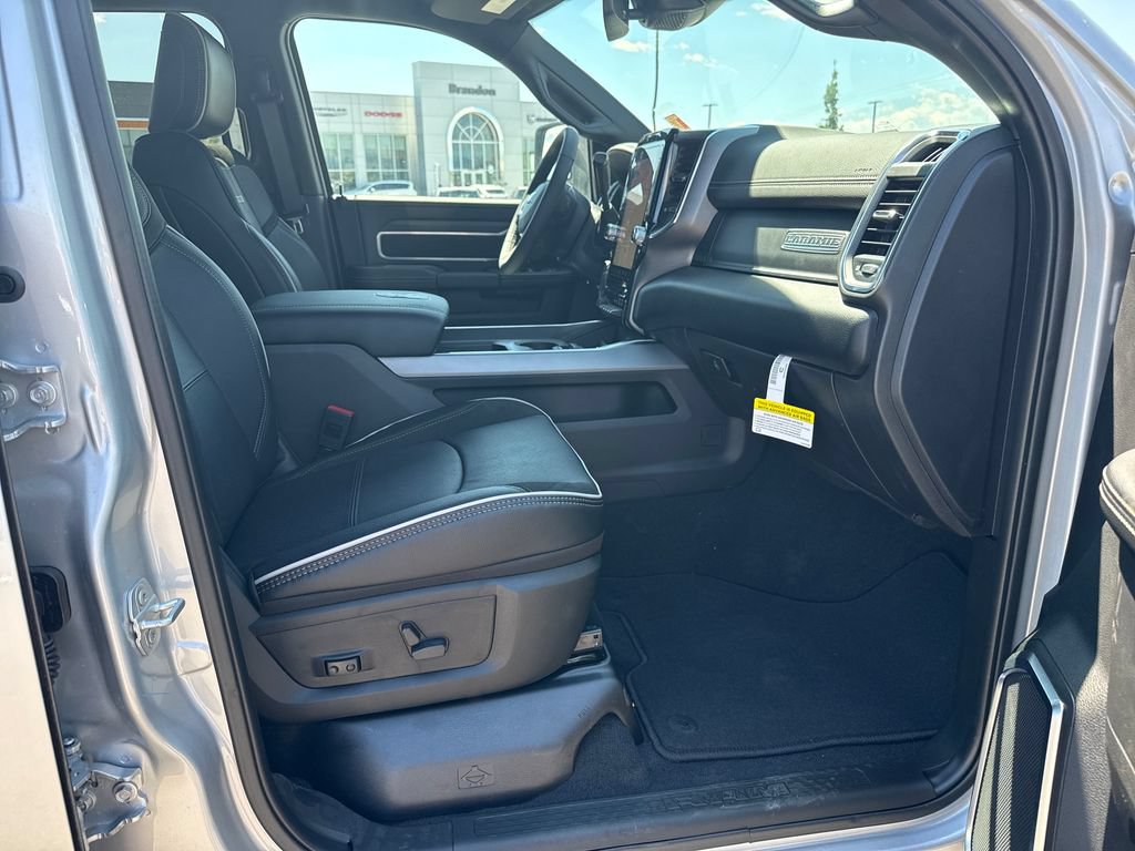 New 2026 RAM 2500 Laramie w/ Night Edition AWD/4WD image 30
