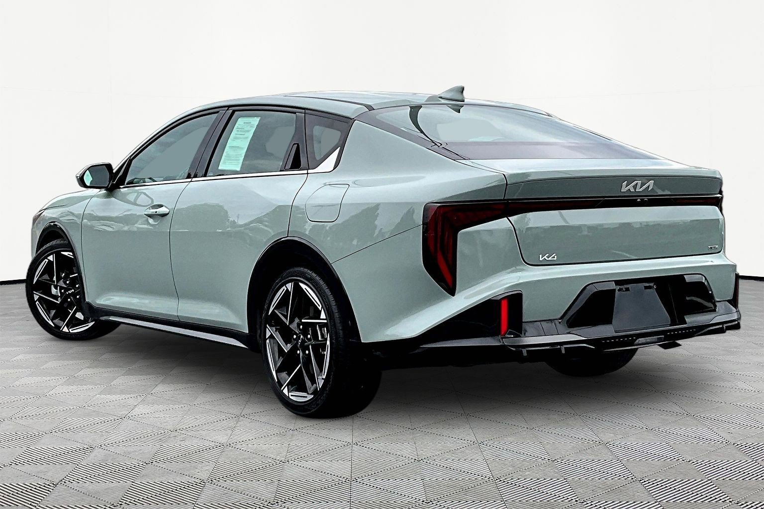 Used 2025 Kia K4 GT-Line w/ GT-Line Premium Package FWD image 4
