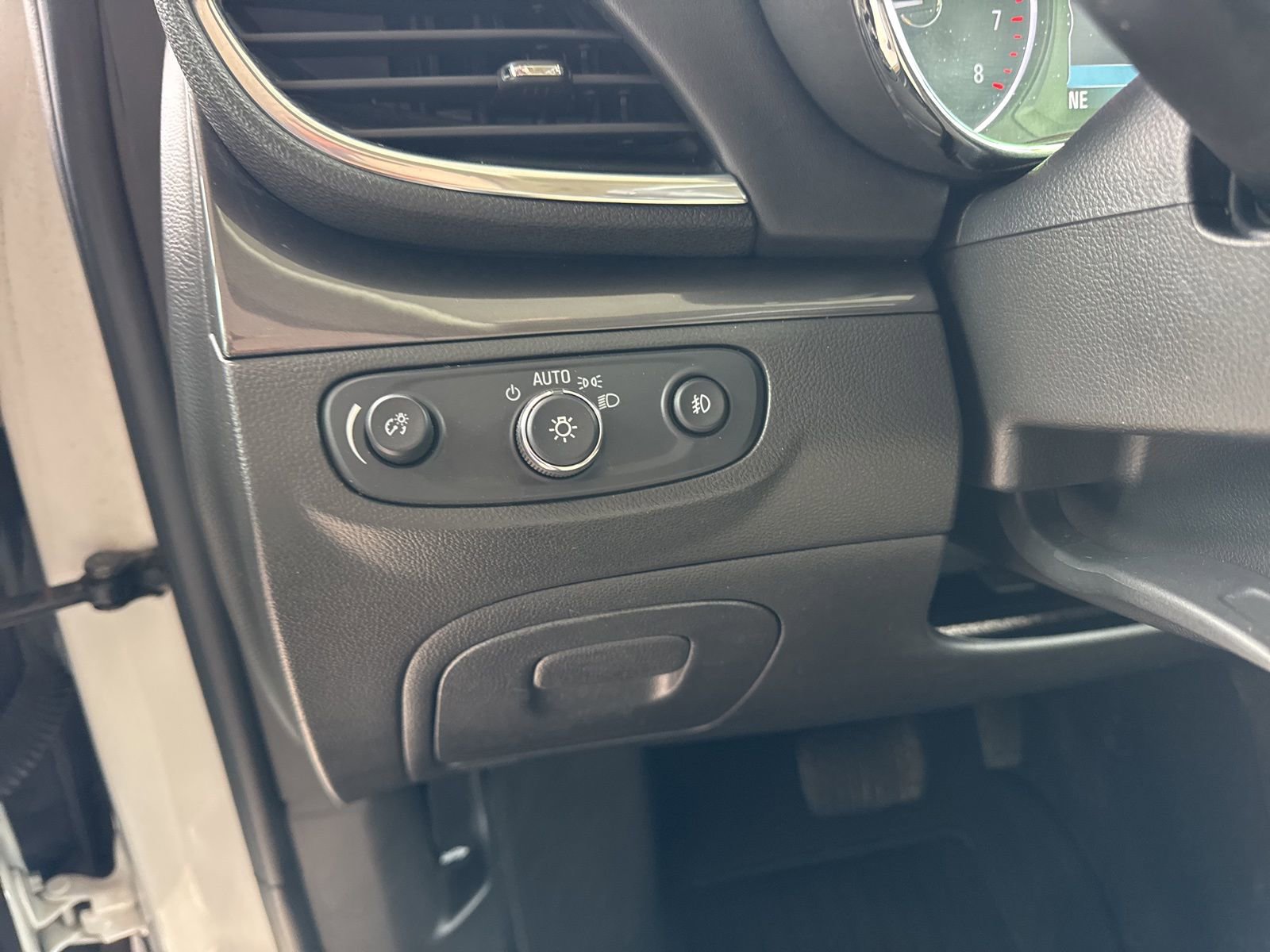 Used 2017 Buick Encore Premium w/ Experience Buick Package image 23