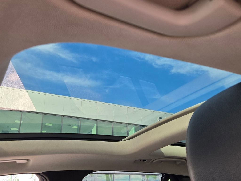 Used 2021 Mercedes-Benz GLC 300 4MATIC image 15