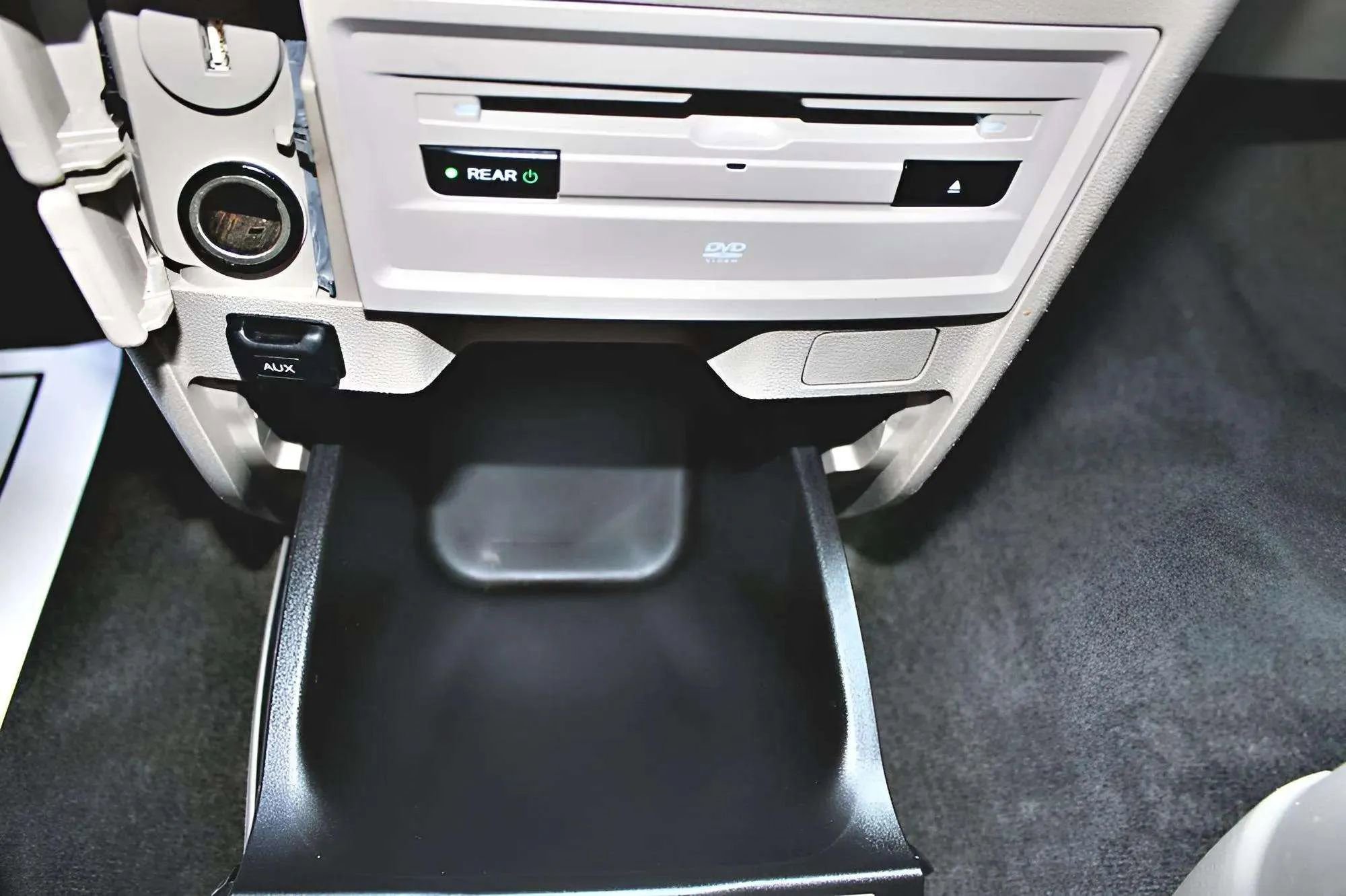 Used 2016 Honda Odyssey SE image 24